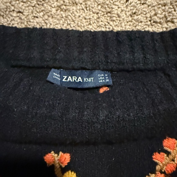 Zara Knit Floral Embroidered Heavy Sweater - Picture 6 of 6